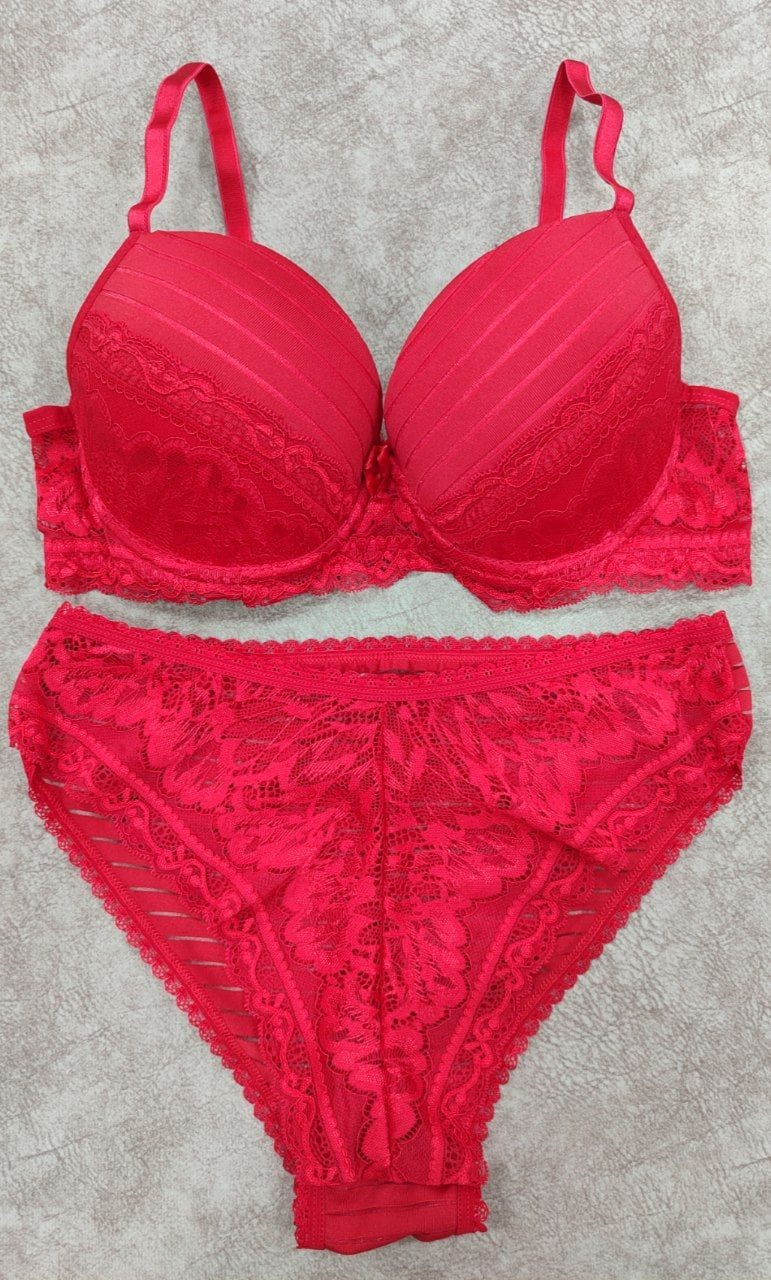 kırmızı sevgililer günü çamaşır