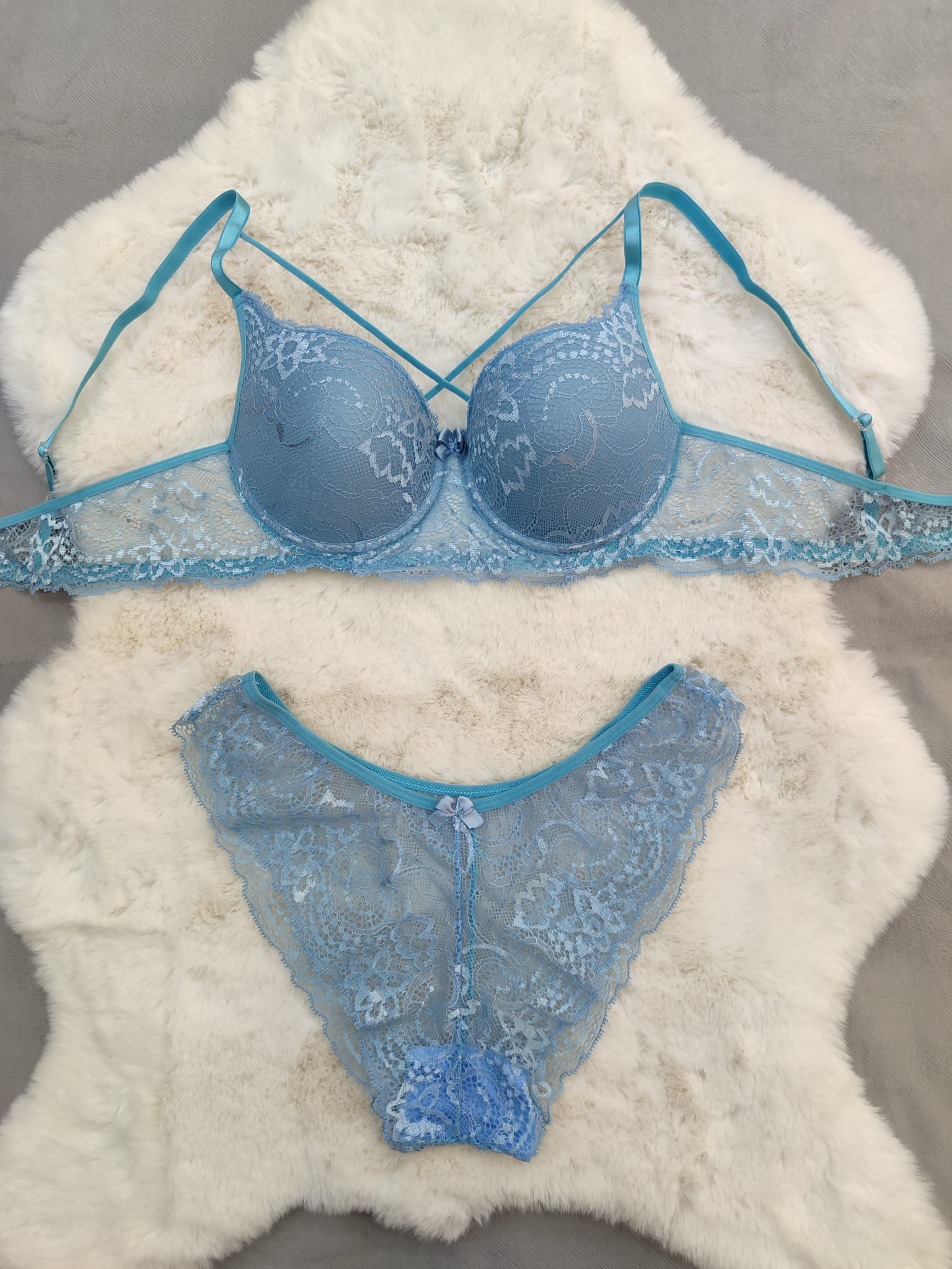 kadın mavi sütyen takım