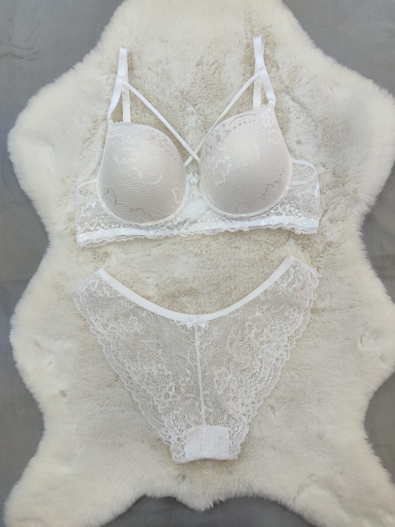 beyaz sütyen takım