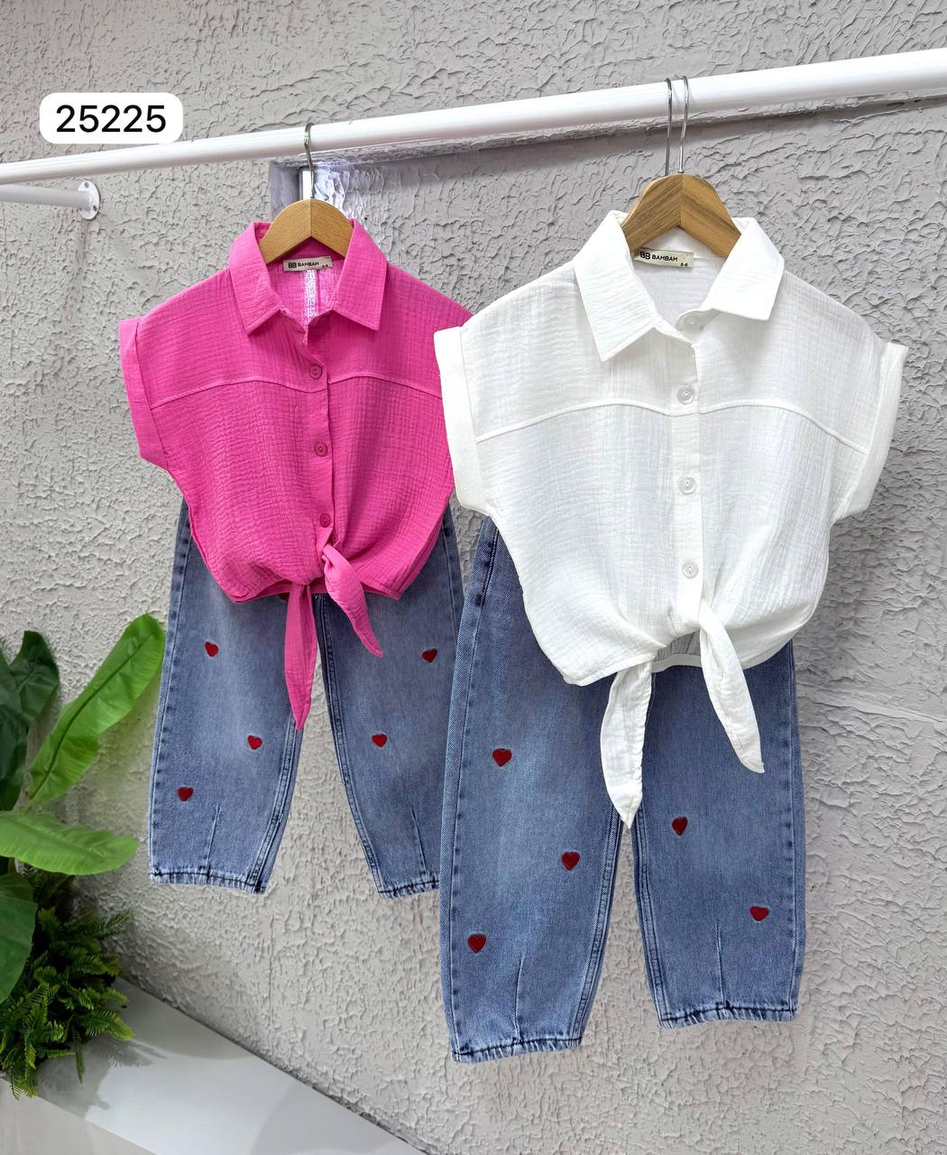 KIZ ÇOCUK  KOT PANTALON GÖMLEK TAKIM ( 30$ 27 eur  we can send wordwide you can look watsap